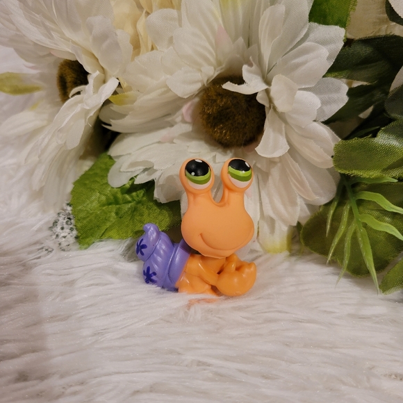 Littlest Pet Shop Authentic LPS #352 Orange Hermit Crab Purple Green Eyes - Picture 2 of 12
